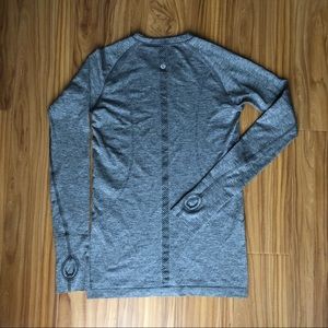 Lululemon Swiftly Tech long sleeve sz 8